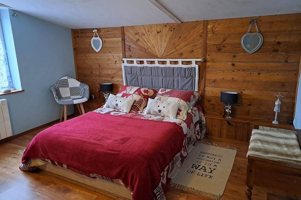 Le Chalet,  Mt-St-Michel 12mns, St-Malo 30 mns. Ping-pong, baby-foot, animaux... in La Boussac, Région de Saint-Malo