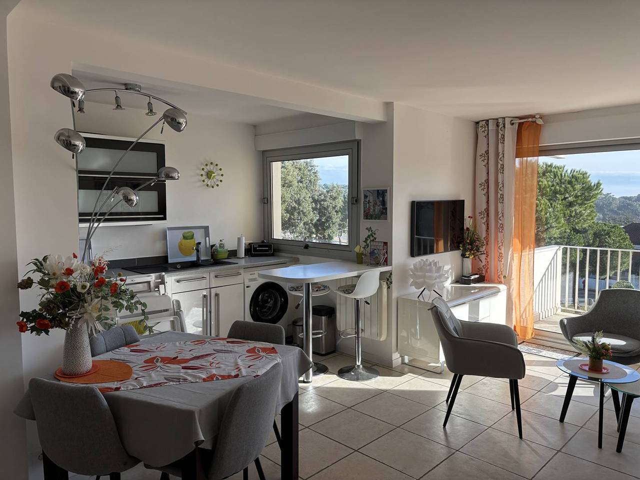 Appartement entier, Charmant T2 à Saint-Palais-sur-Mer, proche plage de Nauzan, box privé in Saint-Palais-sur-Mer, Côte de Beauté