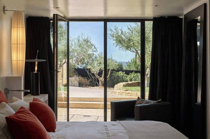 Luxury Villa · Unobstructed Pont du Gard View in Castillon-du-Gard, Region de Nimes