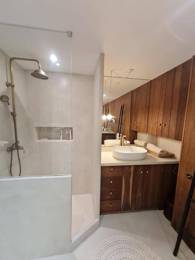 Deluxe Room (2 Adults + 1 Child) in Landaul, Côte des Mégalithes