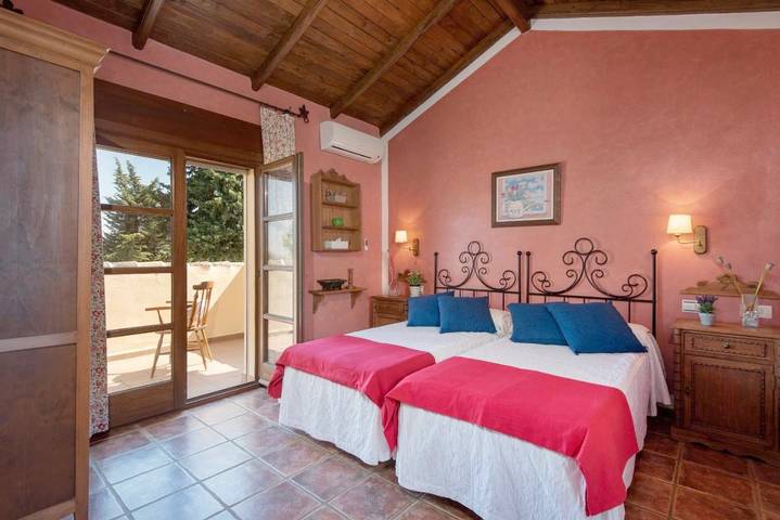 Finca für 8 Personen, mit Pool und Garten sowie Ausblick in Ronda - 4