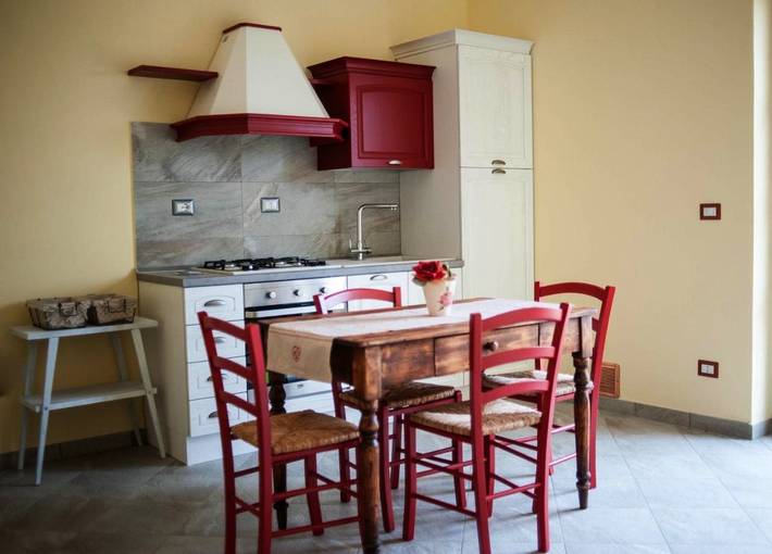 Casa vacanza per 2 persone, con Idromassaggio e Terrazza nonché Giardino e Piscina a Asciano
