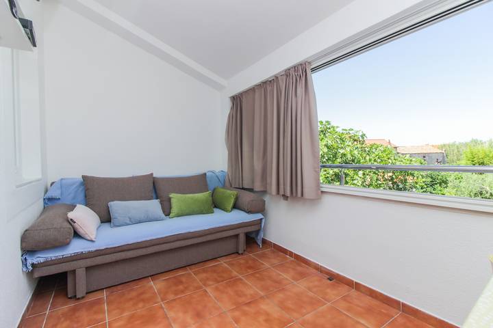 Apartament wakacyjny dla 4 osób, z balkon/ taras w Nin