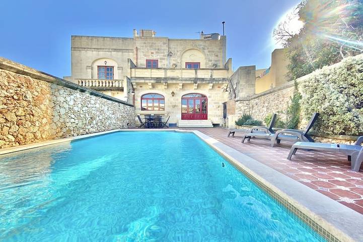 Villa für 11 Personen, mit Garten und Whirlpool - 1