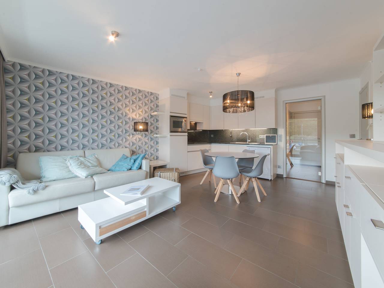 Appartement entier, Sea Breeze with parking in Bredene, Côte belge