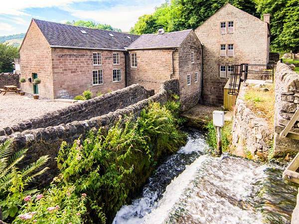 Cottage for 18 people, with Garden in Derbyshire Dales