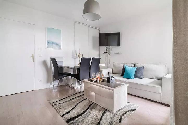 Ganze Wohnung, Warme Wohnung + Terrasse + Parkplatz In Der Nähe Von Paris in Saint-Denis, Seine-Saint-Denis
