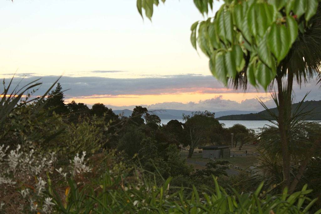 Moeroa - Wharewaka Holiday Home in Taupo, Taupo District