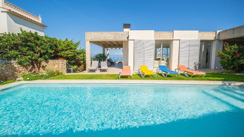 Maison de vacances pour 12 personnes, avec jardin ainsi que piscine et terrasse, animaux acceptés dans Punta Montgo
