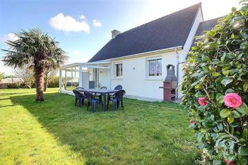 Gîte pour 4 personnes, avec jardin et balcon à Plouguiel