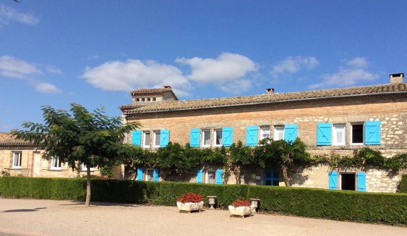 Location de vacances pour 2 personnes, avec Terrasse et Jardin ainsi que Piscine et Vue à Puybegon - 2