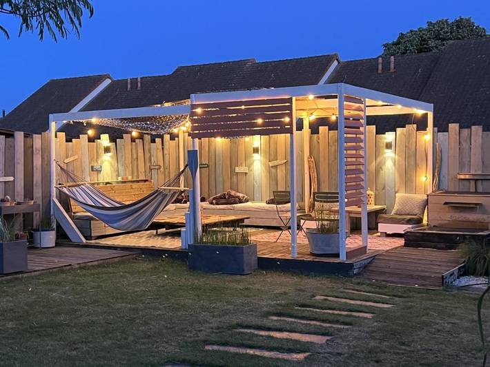 Location de vacances pour 10 personnes, avec jacuzzi ainsi que jardin et piscine à Roézé-sur-Sarthe