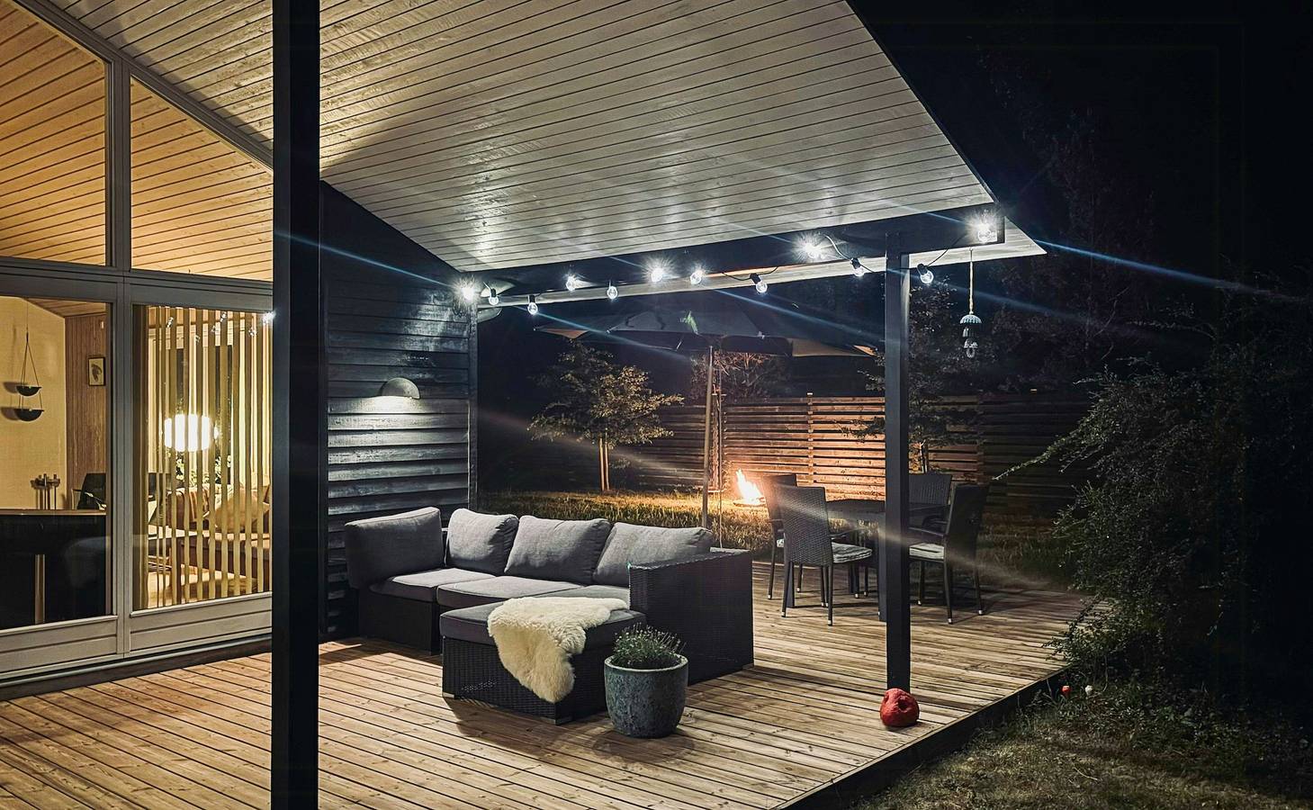 Ungestörte Ferienhaus-Idylle in der Nähe eines wunderschönen Strandes in Gudmindrup Lyng, Højby