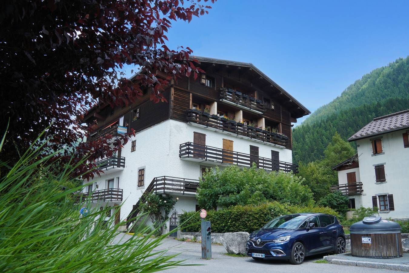 Entire apartment, Résidence le Chardonnet D Studio w/Shared Pool & panoramic views in Argentière, Chamonix-Mont-Blanc