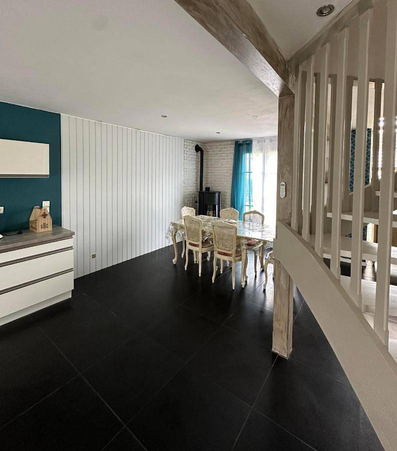 Four-Bedroom House in Saint-Amand-sur-Fion, Marne