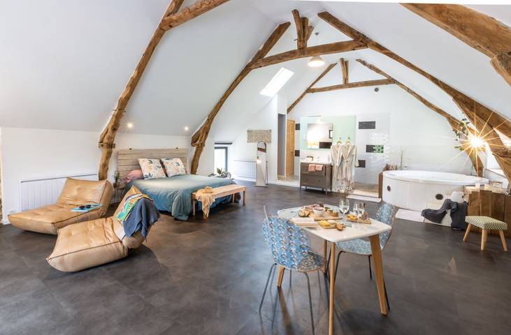 Gîte pour 2 personnes, avec terrasse ainsi que jardin et jacuzzi