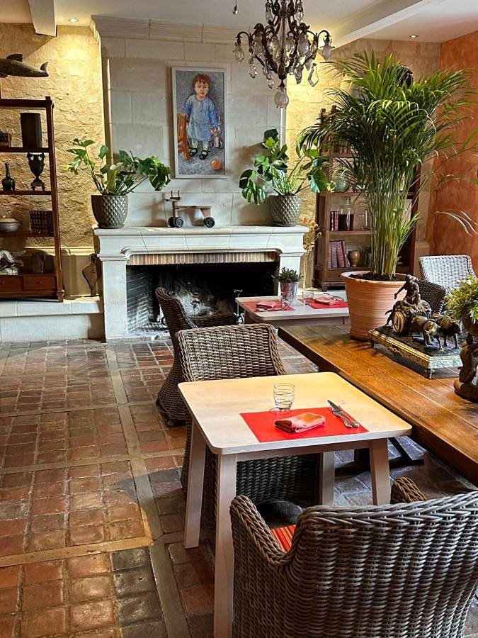 Hôtel pour 2 personnes, avec Jacuzzi et Terrasse ainsi que Jardin et Vue à Sainte-Maure-de-Touraine - 2