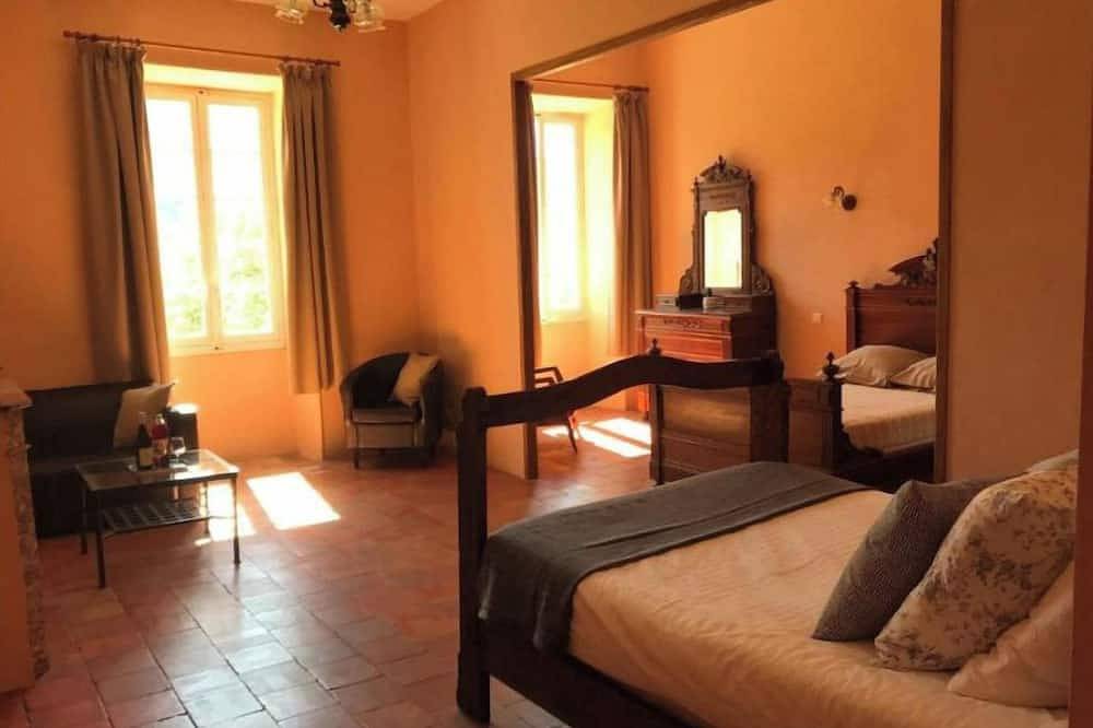 Entire apartment, Domaine Mas Pigné: Studio with a View of the Garden in Sauve, Le Vigan region