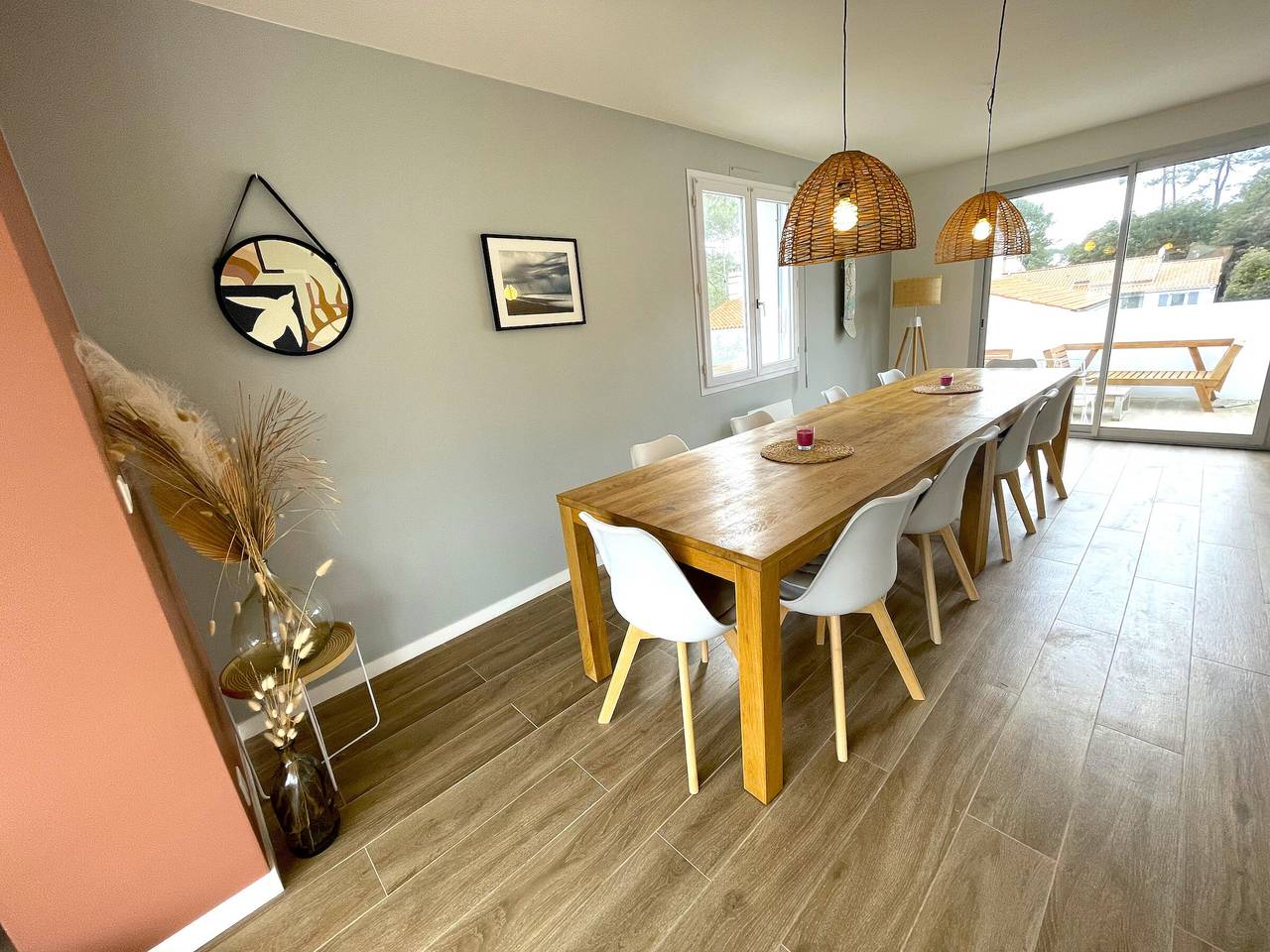 Charming Villa Near Beach with Heated Pool, Wi-Fi, Billiards, and Garage in La Tranche-sur-Mer, Vendée