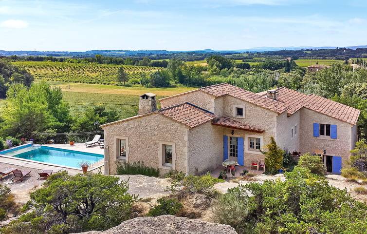Location de vacances pour 4 personnes, avec terrasse et piscine à Montbrison-sur-Lez
