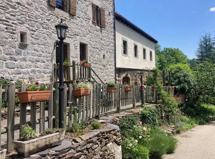 Chambre d’hôte pour 2 personnes, avec piscine et jardin dans les Parc national des Cévennes