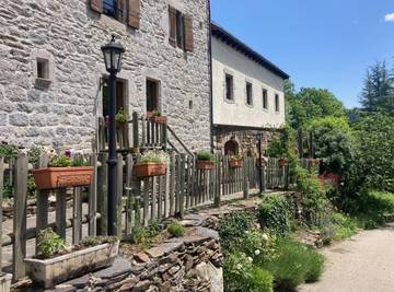 Chambre d’hôte pour 2 personnes, avec jardin et piscine dans Lozère