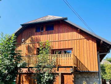 Gîte pour 6 personnes, avec terrasse à Le Noyer
