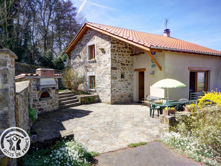 Gîte pour 5 personnes, avec Terrasse et Jardin à Saint-Christo-en-Jarez