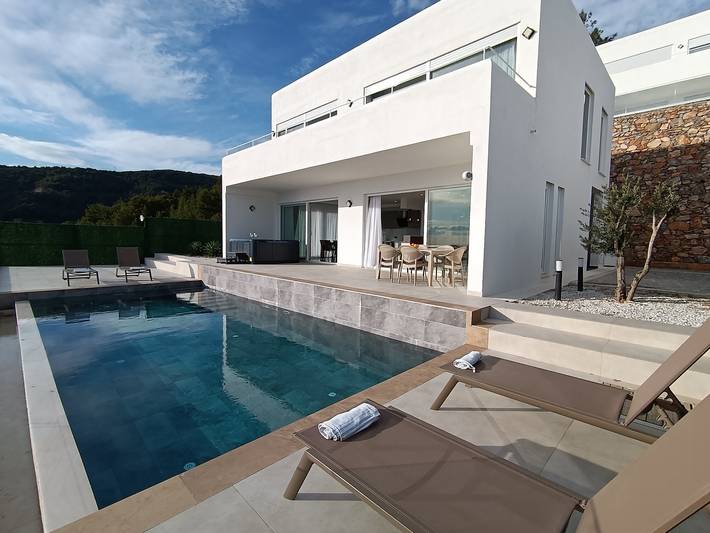 Chalet para 8 personas, con jardín además de piscina y terraza, Familias con niños - 1