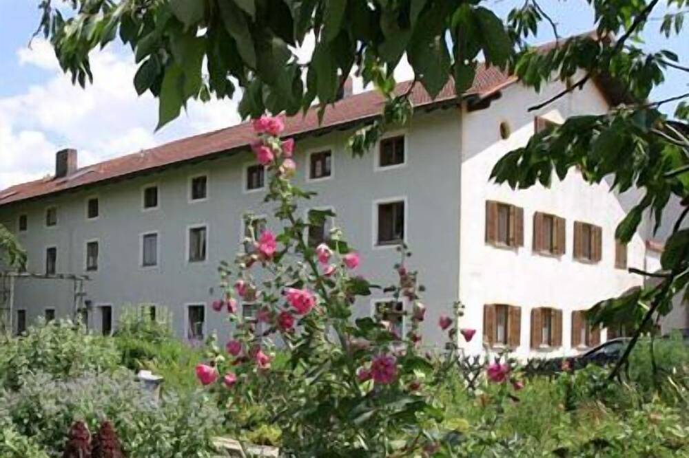 Ganze Wohnung, Appartementzimmer Nr. 8 in Neuötting, Landkreis Altötting
