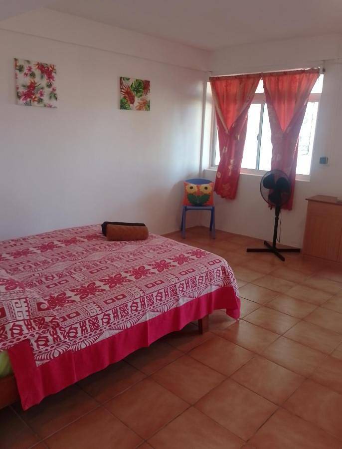 Chambre d’hôte pour 3 personnes, avec vue et terrasse