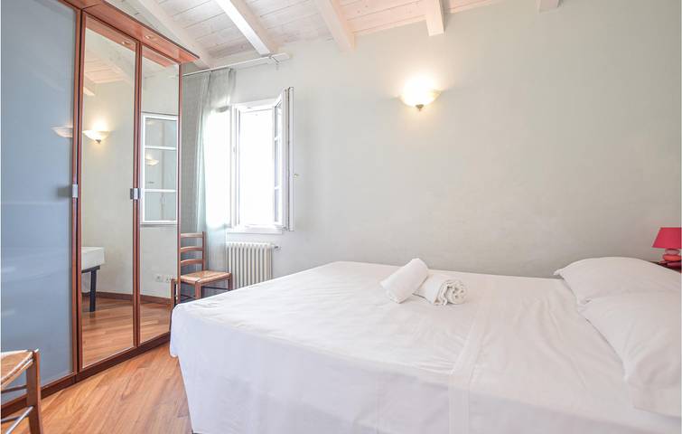 Appartamento intero, Sunny Terrace Apt - 200m to Spiaggia d'Oro in Spiaggia d'Oro (Imperia), Imperia