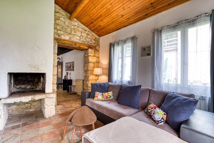 Cottage 'Maison De Campagne' with Private Terrace, Private Garden and Wi-Fi in Gignac, Lodève region