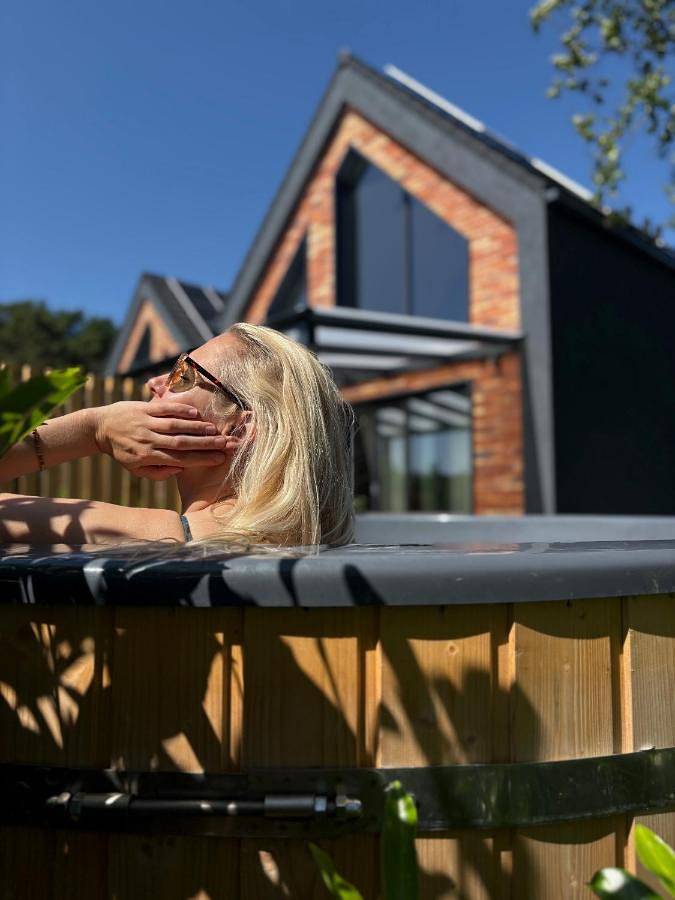 Dom dla 6 osób, z Taras i Jacuzzi oraz Ogród i Basen w Żarnowska
