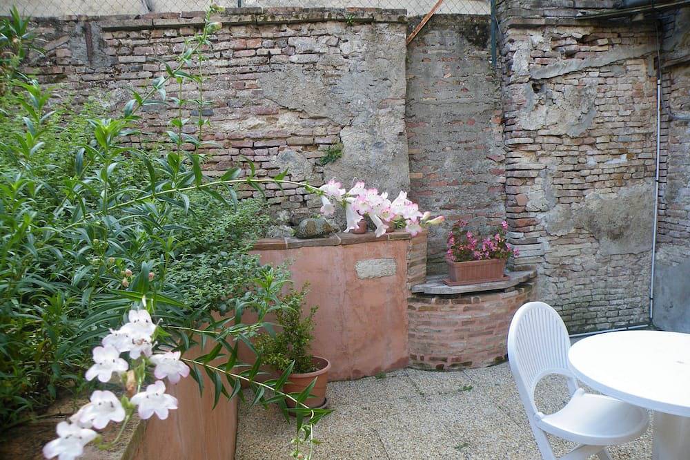 Appartement entier, Le Petit Nid, gîte pour deux !!! in Beaumont-de-Lomagne, Tarn-et-Garonne