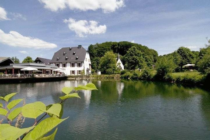 Hotel für 2 Personen, mit Terrasse und Garten in Bergisch Gladbach