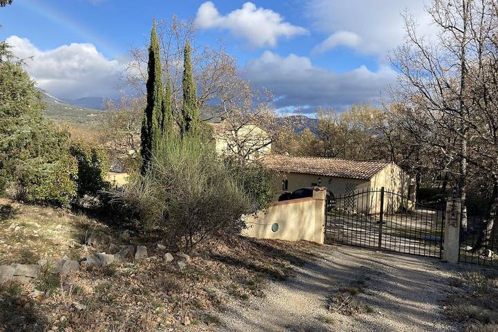 Apartamento de vacaciones para 4 personas, con jardín además de piscina y balcón - 1
