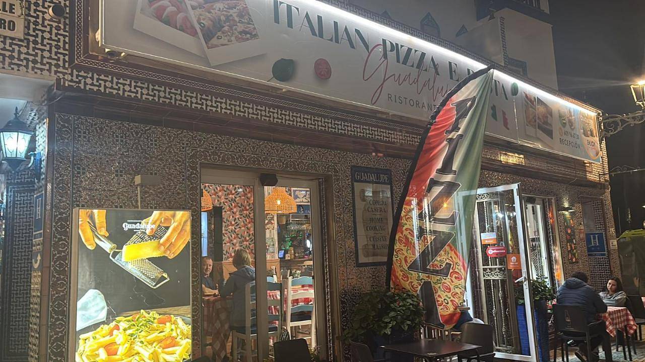 Guadalupe Hostal By Torremolinos On-line in Playa El Bajondillo, Torremolinos