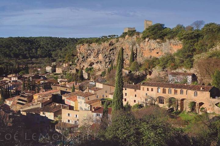 Location de vacances pour 8 personnes, avec jardin, animaux acceptés à Fox-Amphoux
