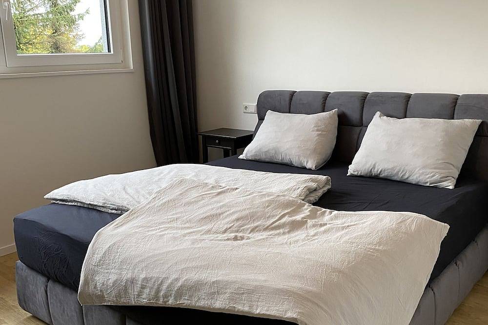 Ganze Wohnung, Modern wohnen mitten im Nationalpark Eifel, 10 min vom See entfernt in Simmerath, Naturpark Hohes Venn-Eifel