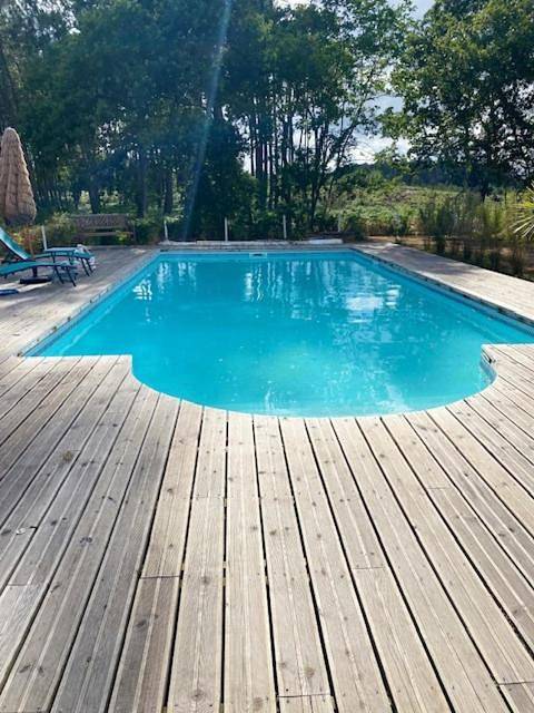 Location de vacances pour 2 personnes, avec vue et jardin ainsi que terrasse et piscine, animaux acceptés à Herm - 2