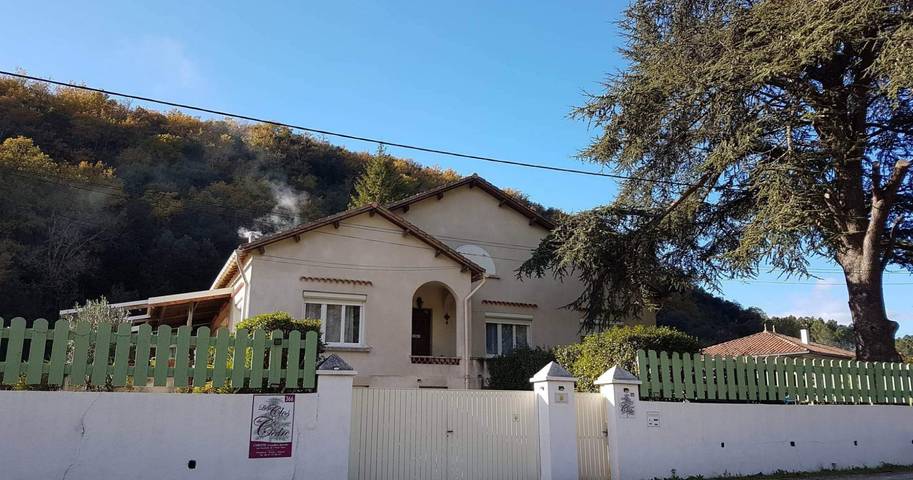 Chambre d’hôte pour 2 personnes, avec piscine et jardin, animaux acceptés à Saint-Sébastien-d'Aigrefeuille
