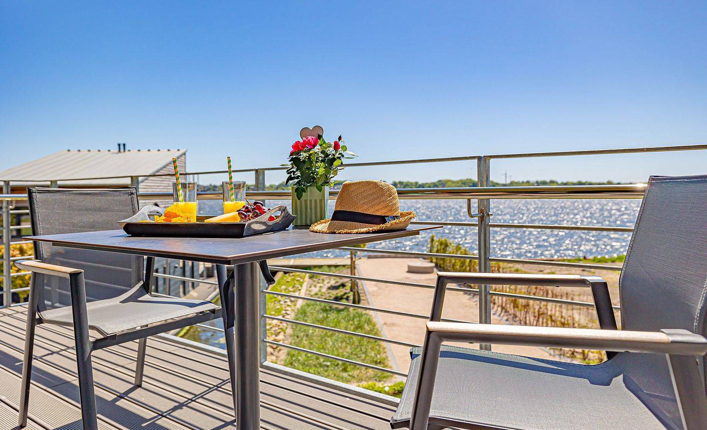 Ganze Wohnung, Schlei-Koje 3 - Dusche, Schreibtisch, Balkon, Gartenmöbel, Parkplatz in Schleswig, Schleswig & Umgebung
