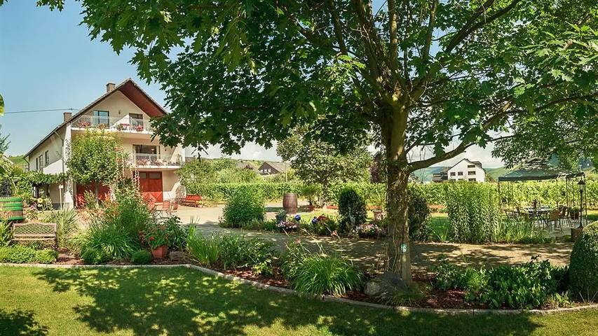 Ferienwohnung für 4 Personen, mit Terrasse und Garten