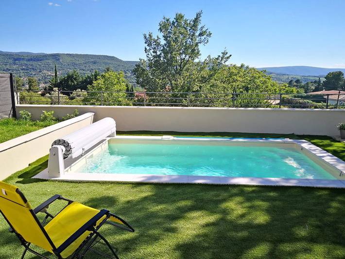 Villa pour 4 personnes, avec jardin ainsi que terrasse et piscine