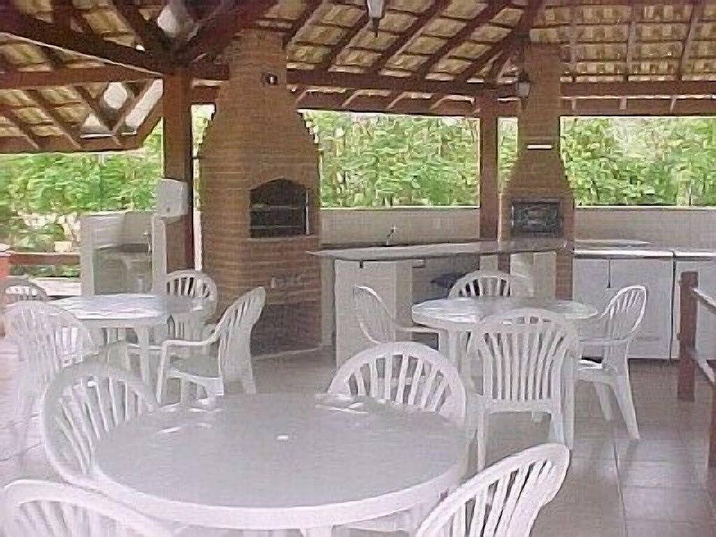 Ganze Wohnung, Ausgezeichnete Wohnung 50 Meter vom Strand von Schweinswale Cond. Wembley Tennis in Toninhas Ubatuba, Ubatuba