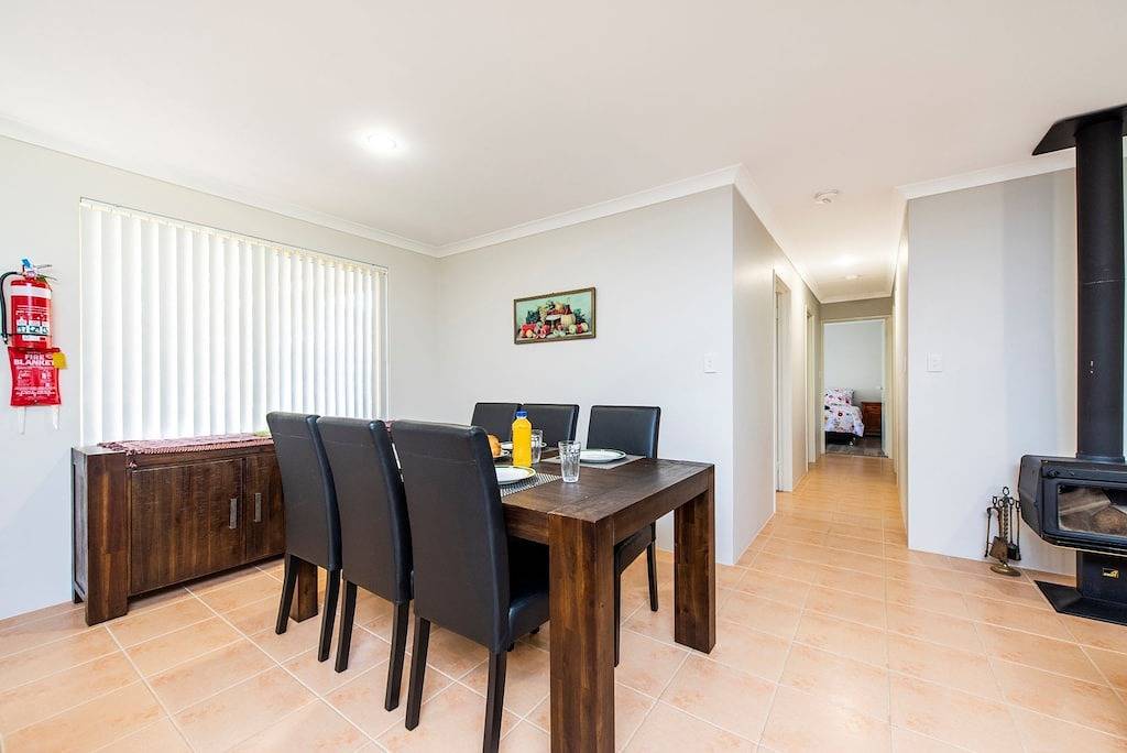 Waves And Moore - Beautifully presented home in Guilderton, Western Australia