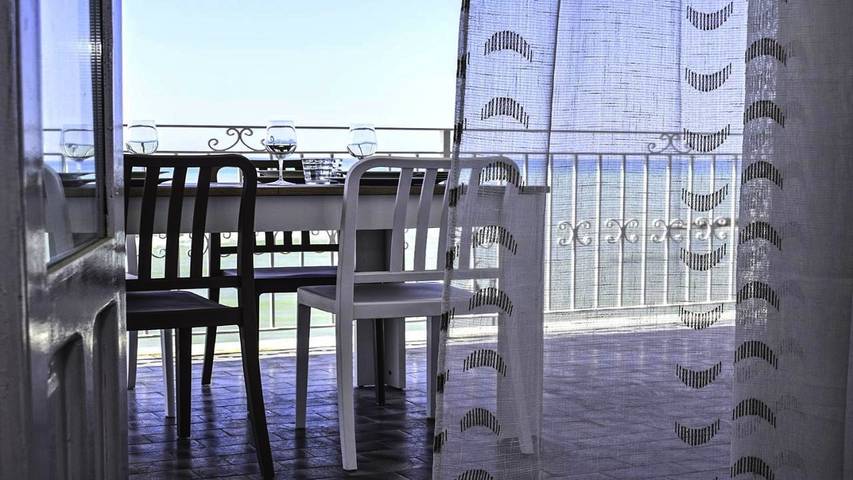 Ferienwohnung für 4 Personen, mit Balkon und Terrasse sowie Ausblick in Ribera