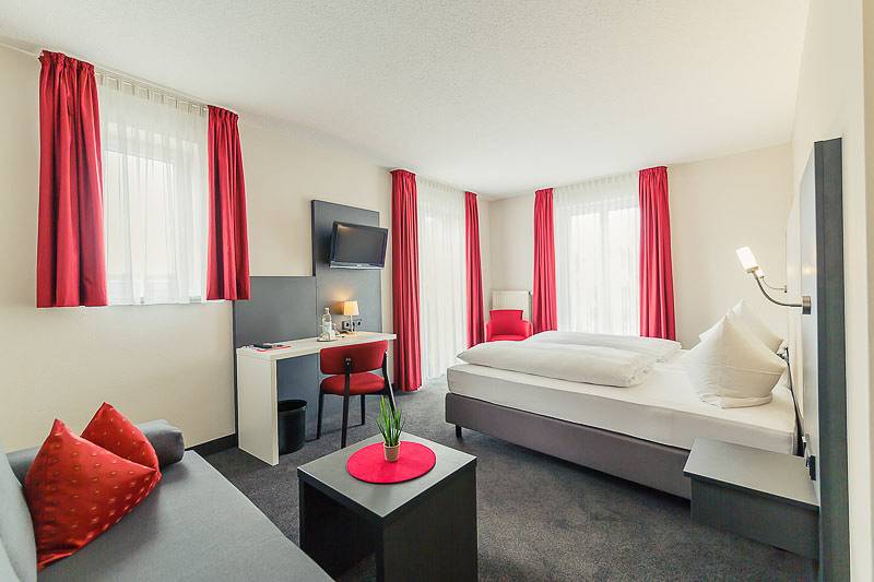 Altstadthotel Kneitinger - Doppelzimmer Twin in Abensberg, Altmühltal