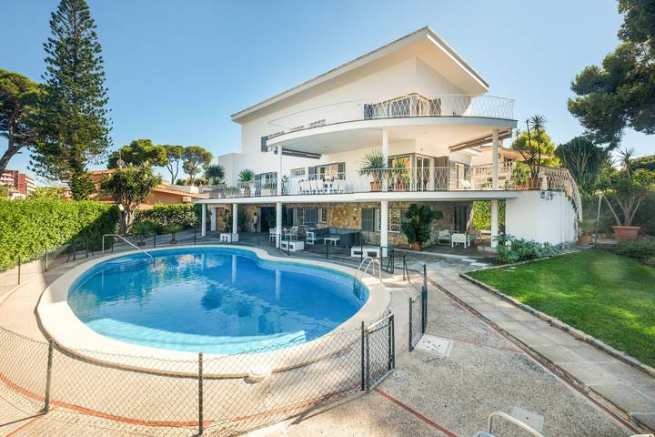 Ferienhaus mit Meerblick für 12 Personen, mit Balkon und Garten sowie Sauna in 